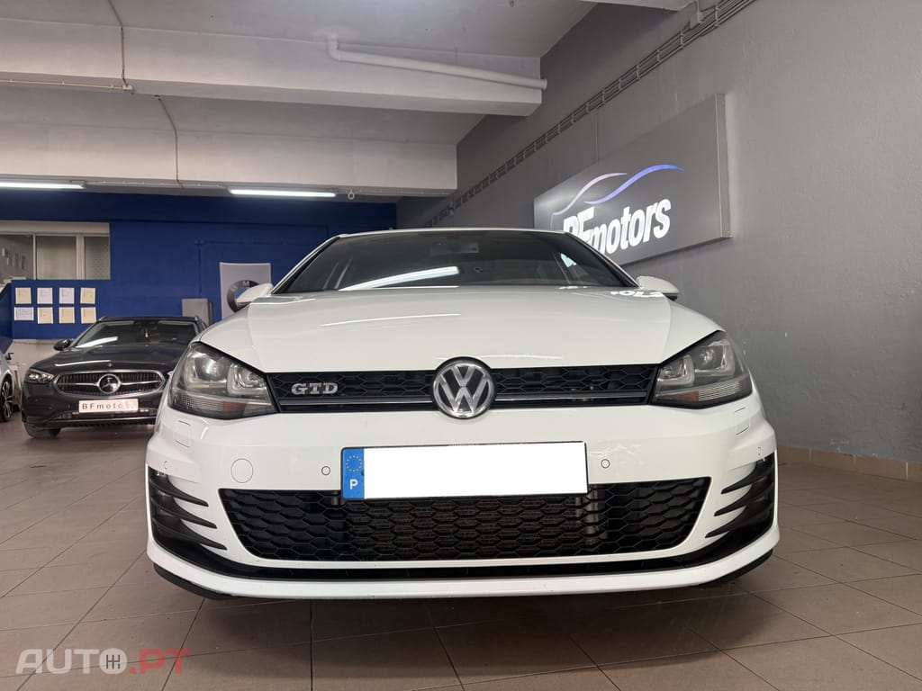 Volkswagen Golf 2.0 TDi GTD — fotografia 26