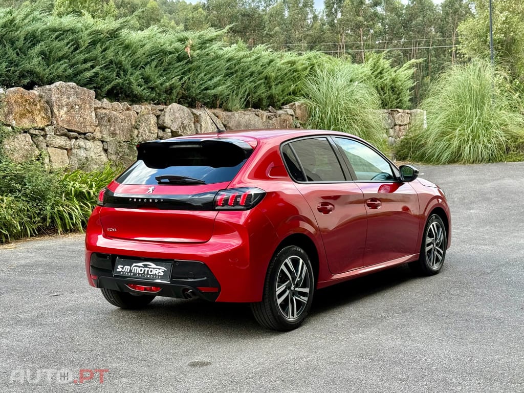 Peugeot 208 PureTech 100 EAT8 Allure
