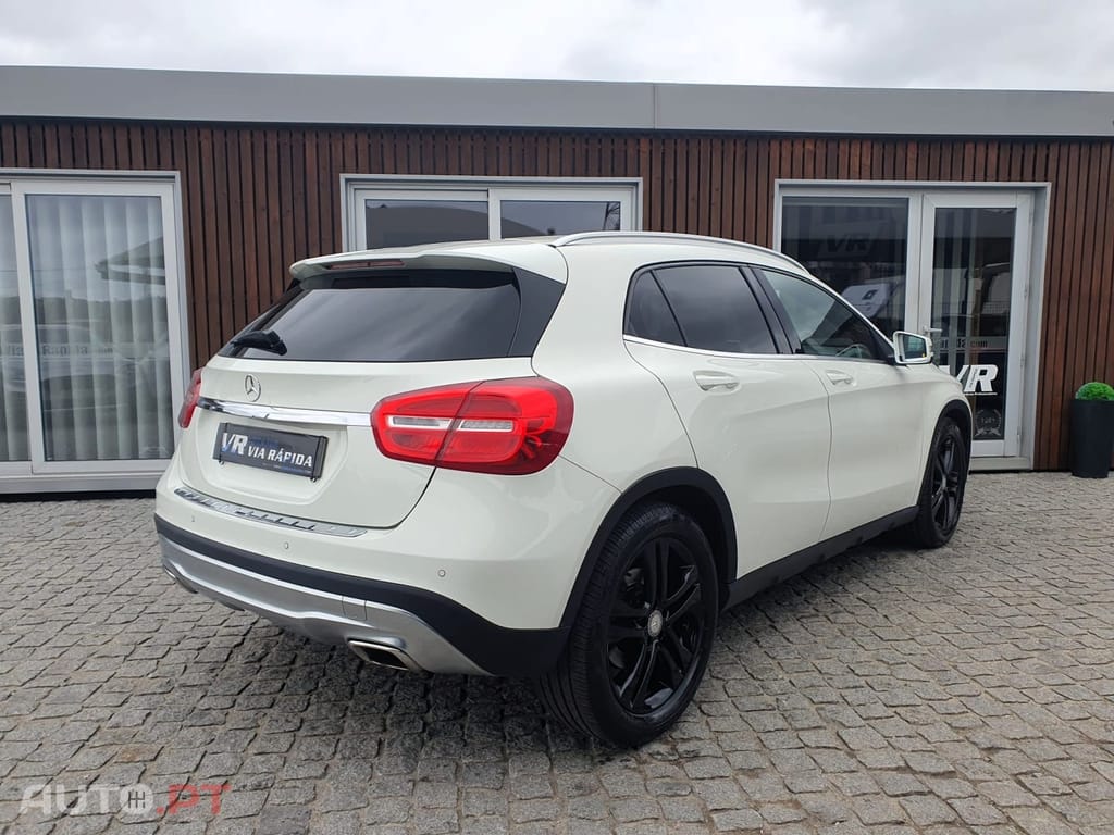 Mercedes-Benz GLA 220 CDI 4Matic 7G-DCT Urban