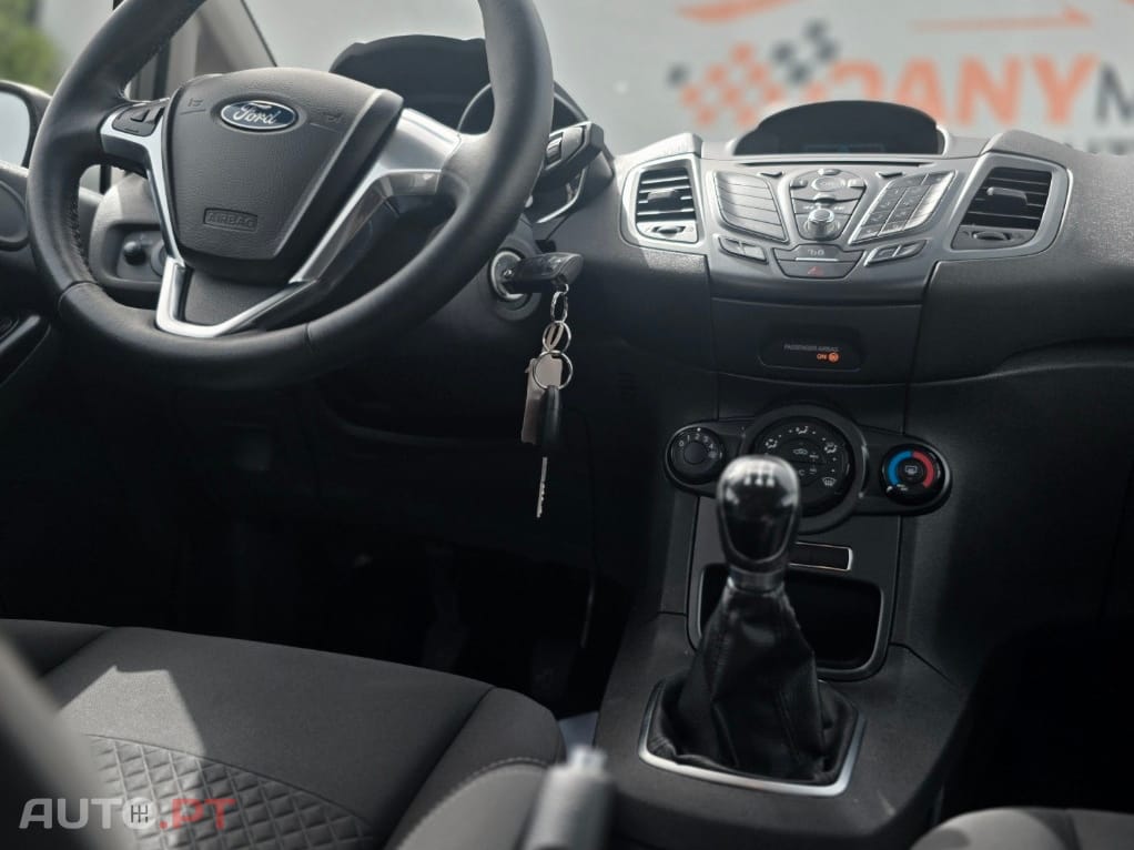 Ford Fiesta 1.0 EcoBoost S&S TITANIUM