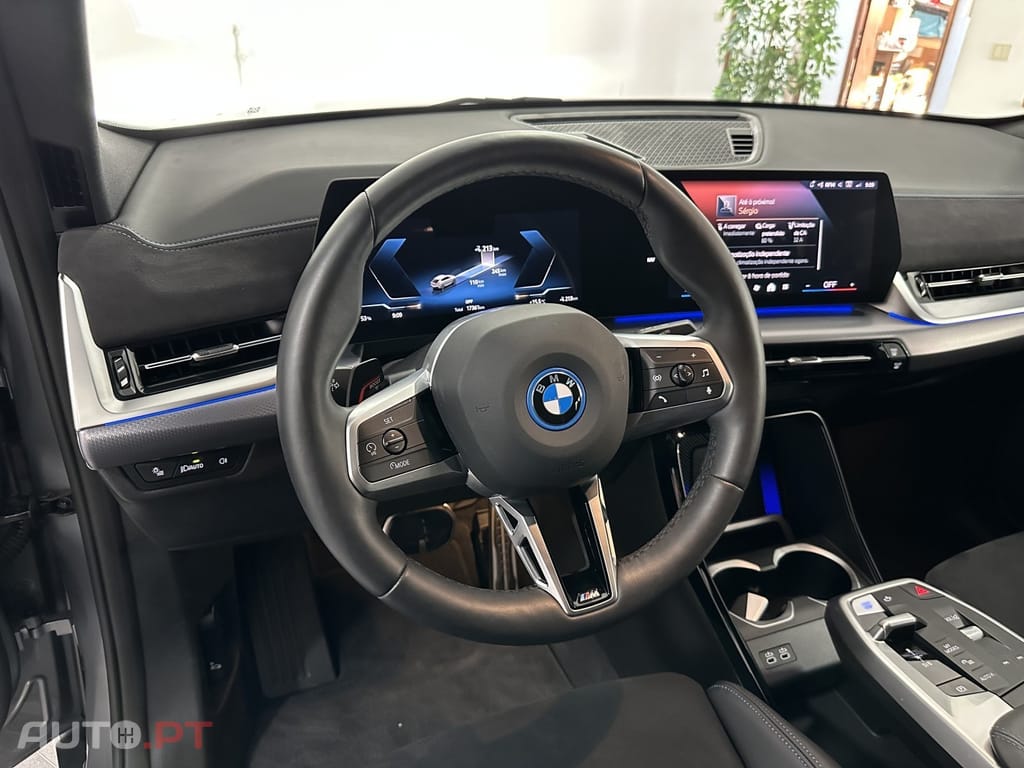 BMW iX2 eDrive20 Pack Desportivo M