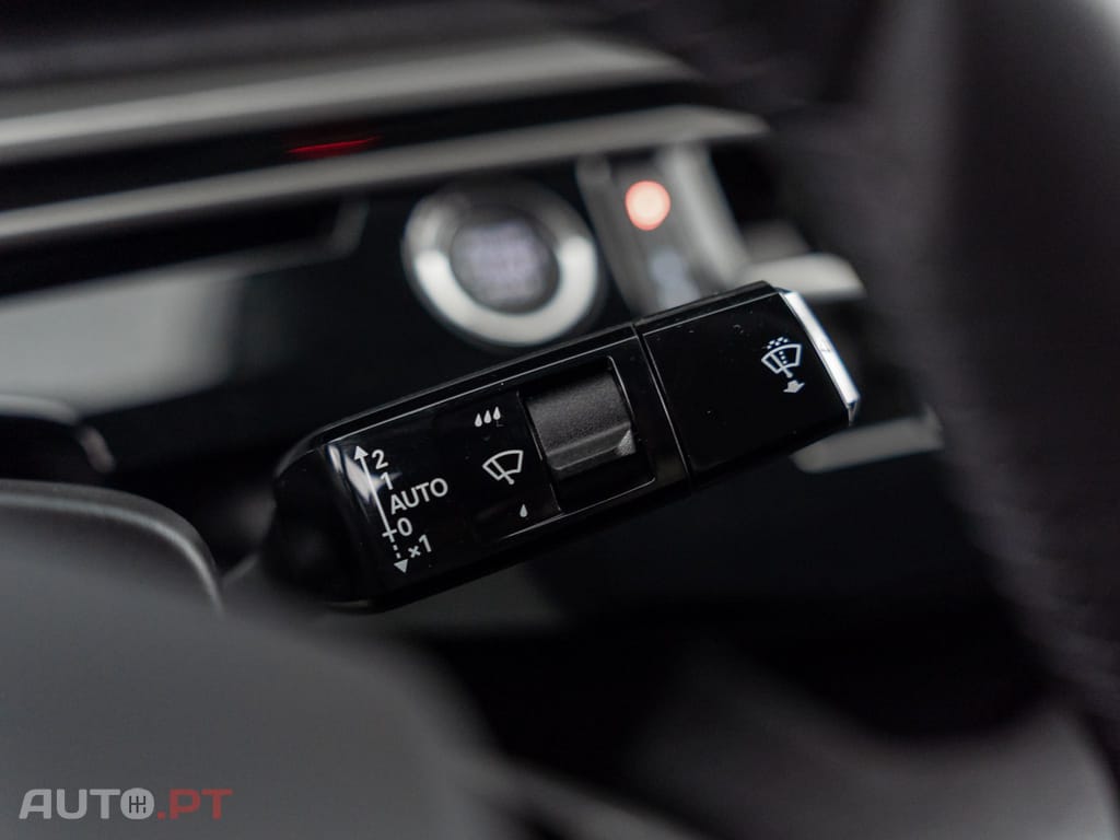 Peugeot 3008 1.2 Hybrid Allure e-DCS6