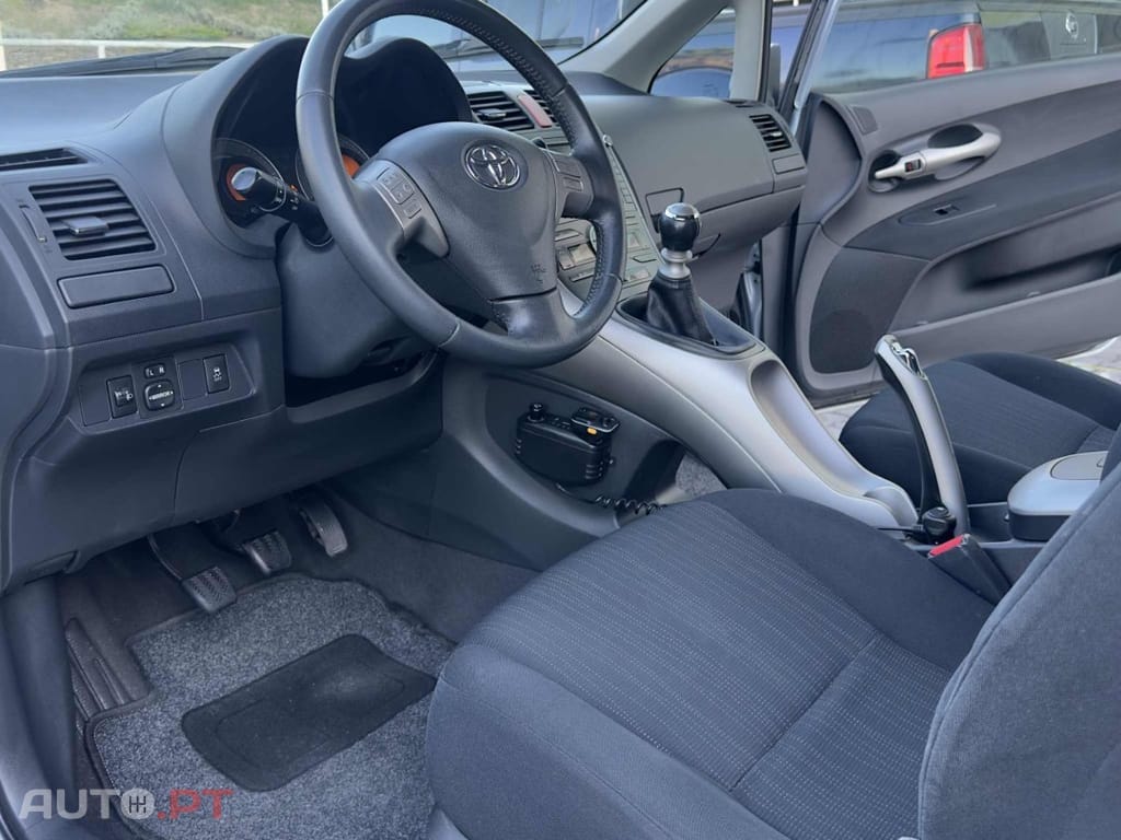 Toyota Auris 2.0 D-4D Exclusive