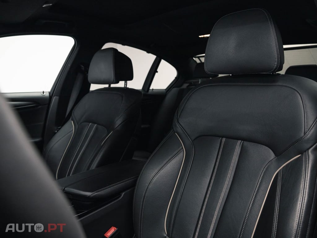 BMW M550 xDrive Auto