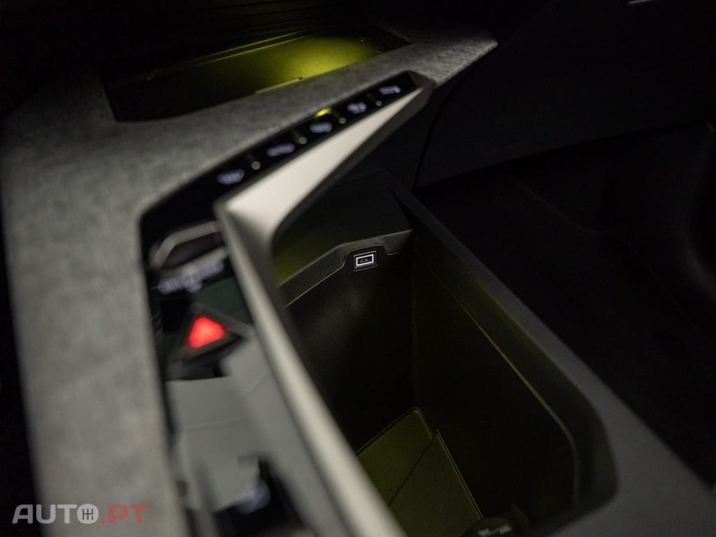 Peugeot 3008 1.2 Hybrid Allure e-DCS6