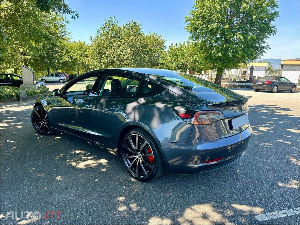 Tesla Model 3 Long-Range Dual Motor AWD