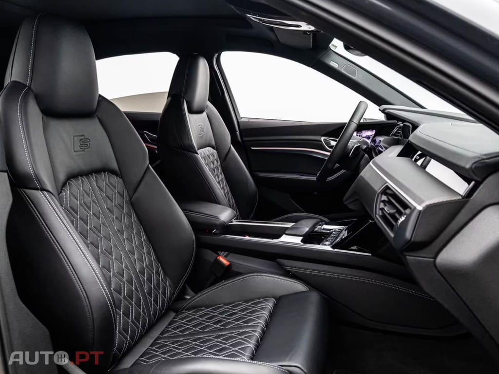 Audi SQ8 E-TRON SPORTBACK I.V.A DEDUTIVEL 