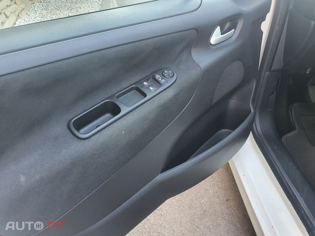Peugeot 207 1.6 HDi 99g