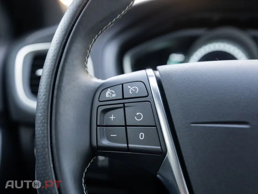 Volvo V40 1.6 D2 R-Design