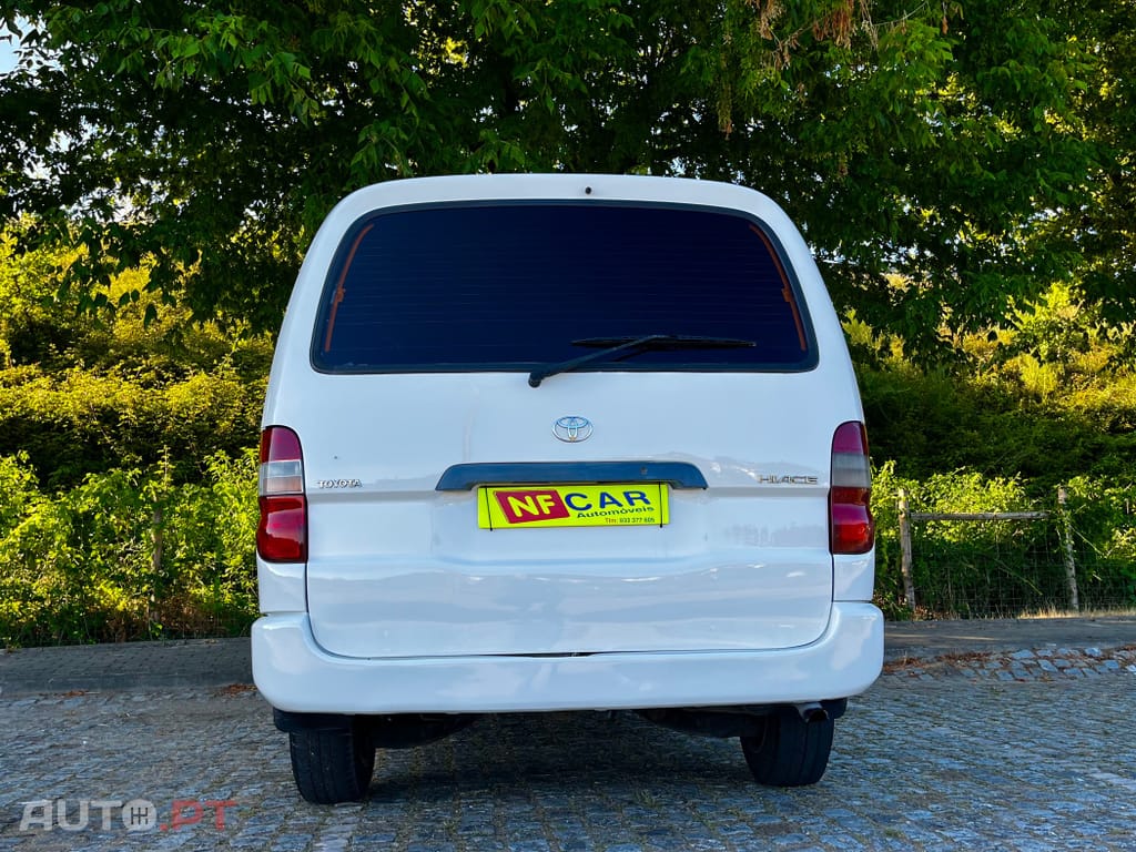 Toyota HiAce 9 Lugares