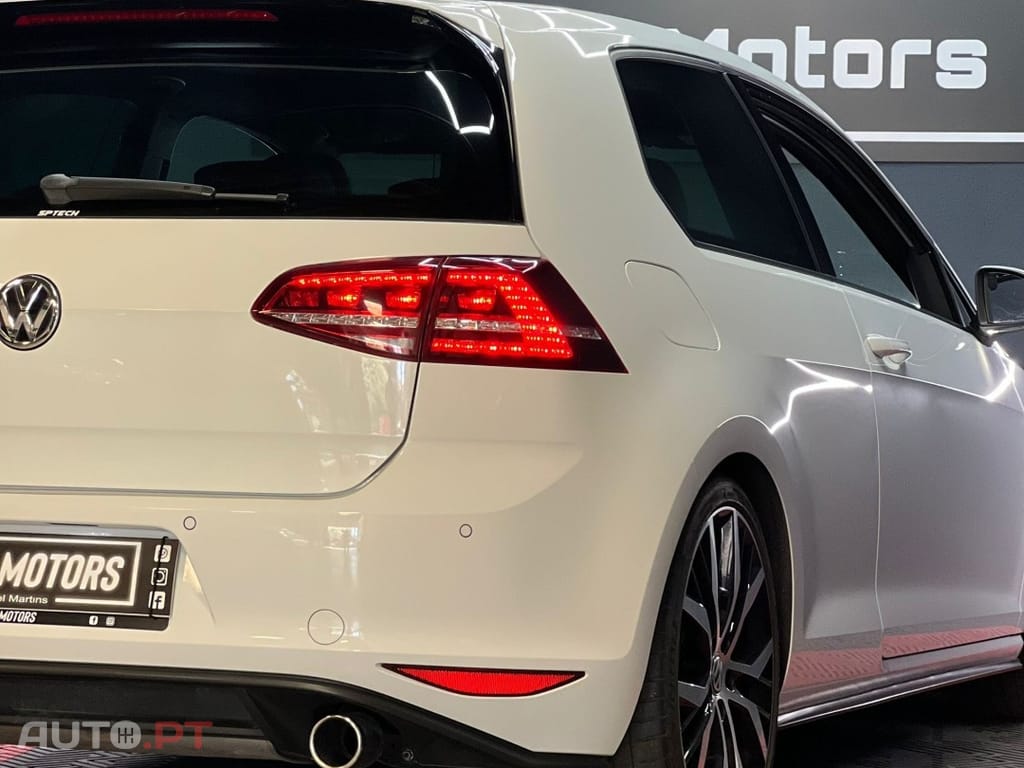 Volkswagen Golf 2.0 TSi GTi DSG Performance
