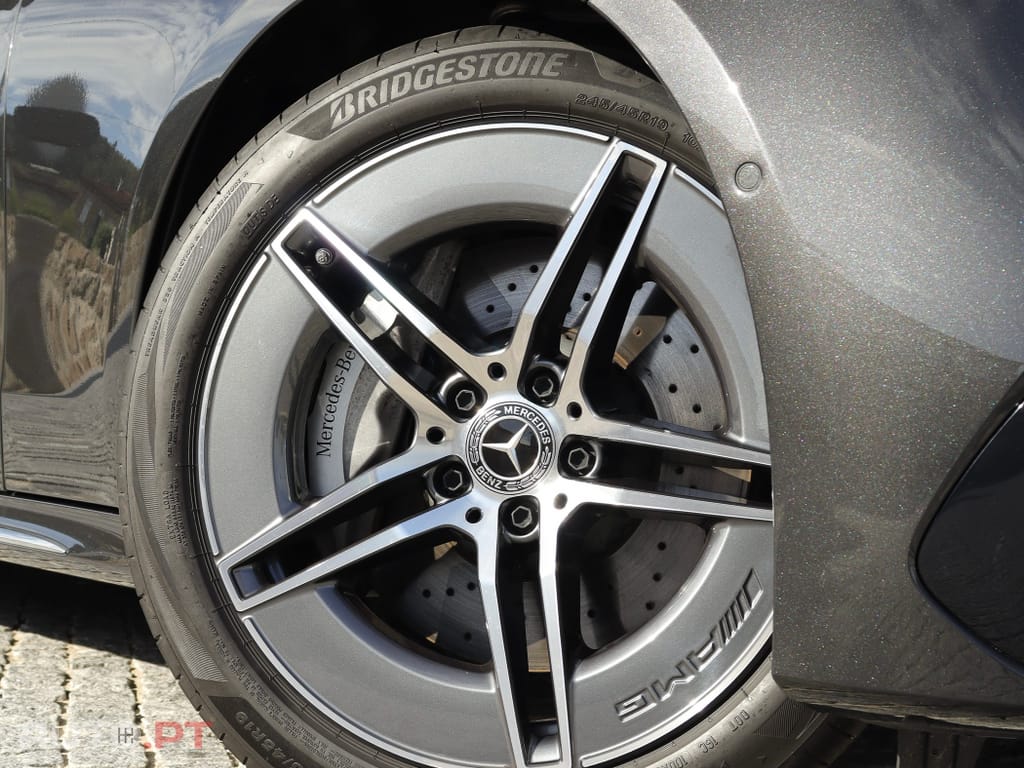 Mercedes-Benz E 300 e AMG Line — fotografia 12