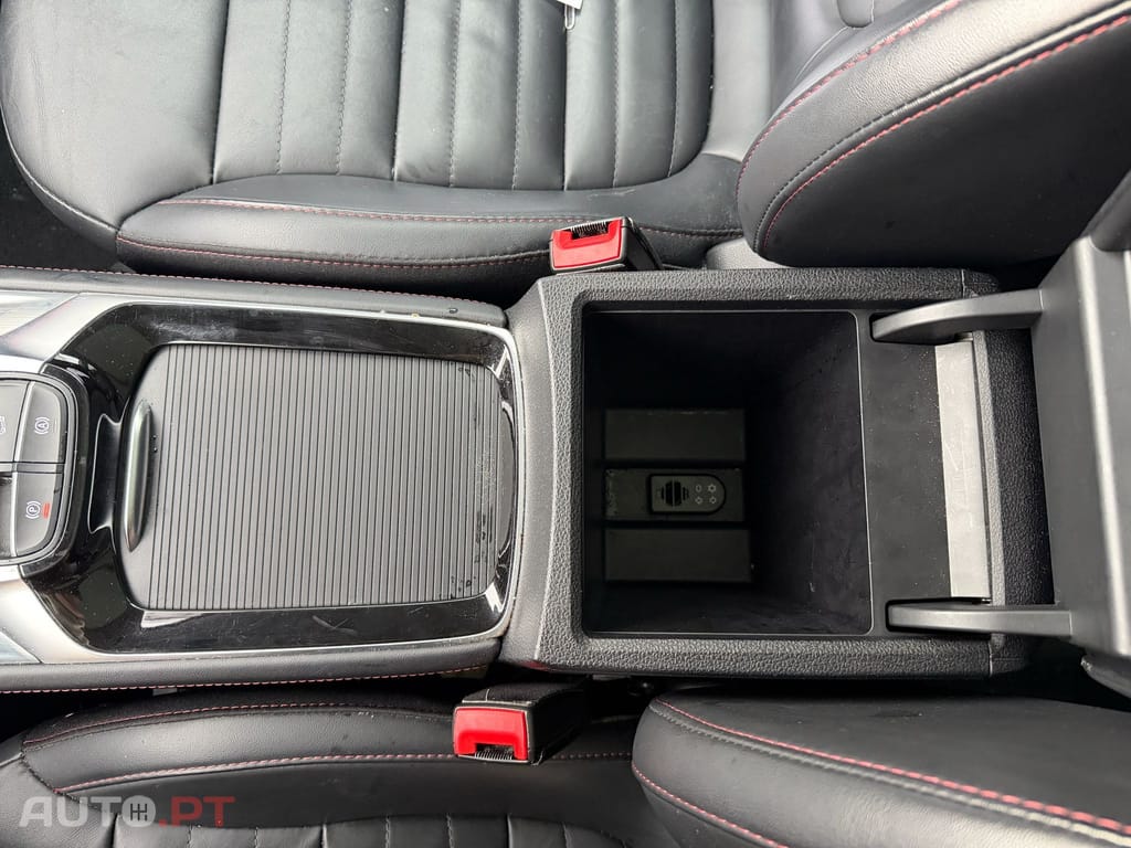 MG EHS PHEV Hybrid Luxury