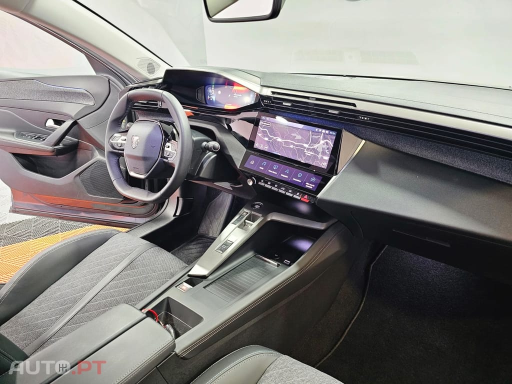 Peugeot 408 1.2 PureTech Allure EAT8