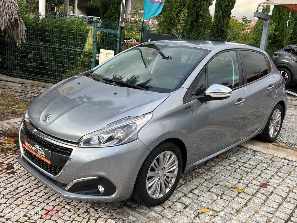 Peugeot 208 1.2 PureTech Signature