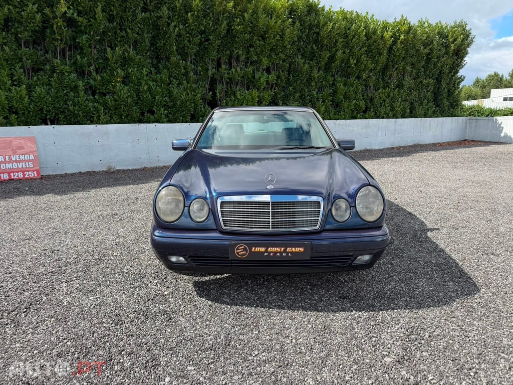 Mercedes-Benz E 220 D Classic