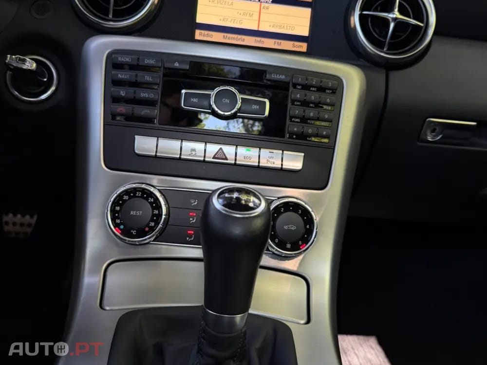 Mercedes-Benz SLK 200 Outro