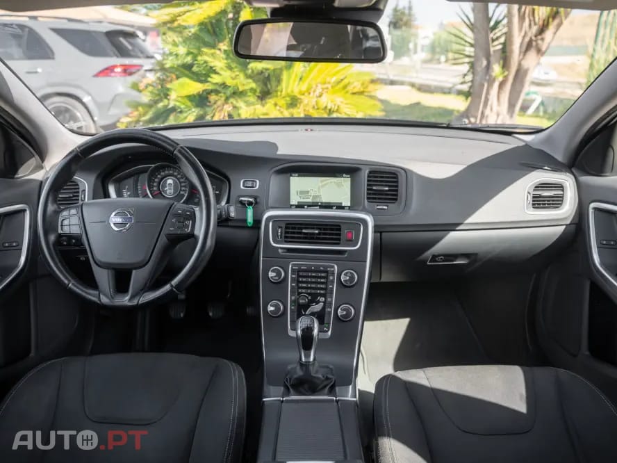 Volvo V60 2.0 D2 Momentum