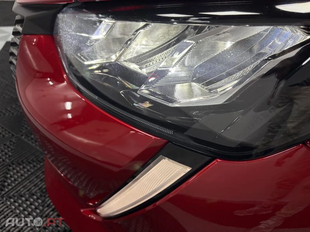 Peugeot 208 1.2 PureTech Allure EAT8