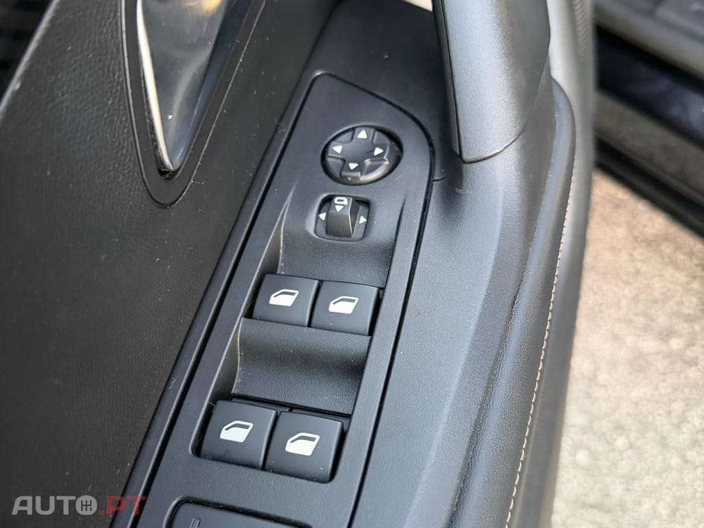 Peugeot 2008 1.2 PureTech Allure