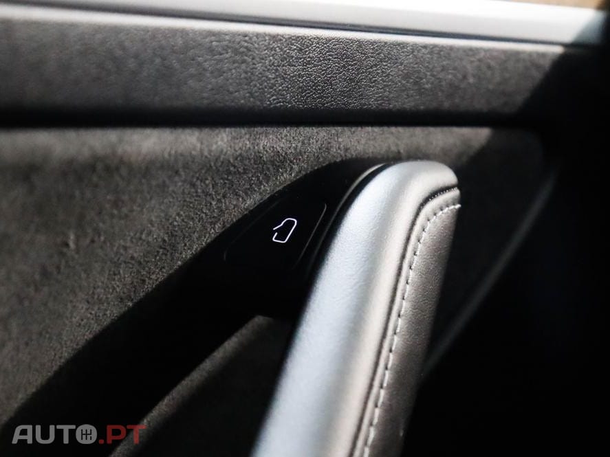 Tesla Model 3 Long Range AWD Dual Motor