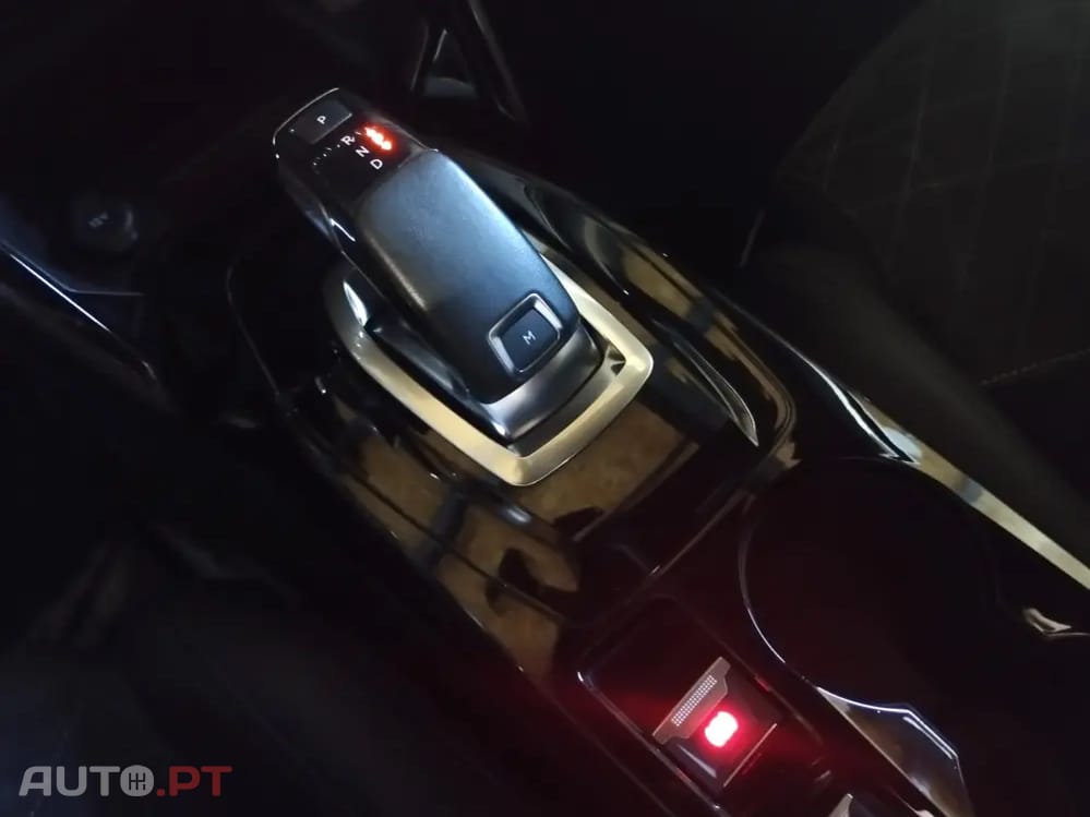 Peugeot 2008 1.2 PureTech GT EAT8