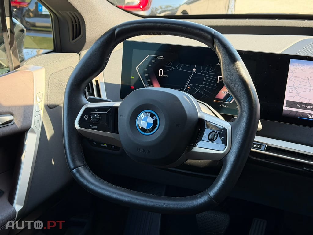 BMW iX xDrive 40 Pack Desportivo