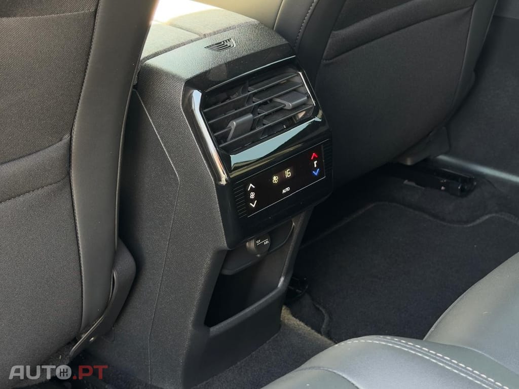 Peugeot 5008 1.2 Hybrid Allure e-DCS6