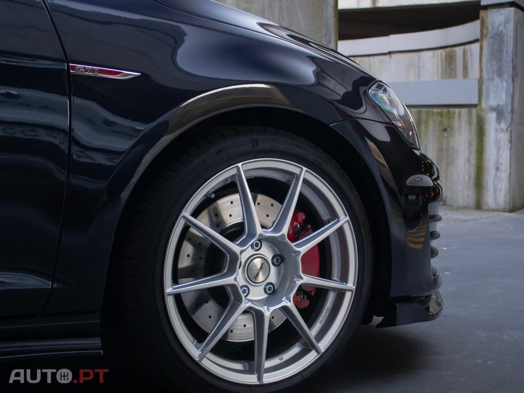 Volkswagen Golf GTI Performance BlueMotion DSG