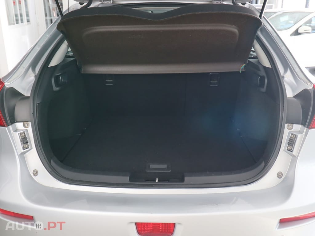 Mitsubishi Lancer 1.5 Inform