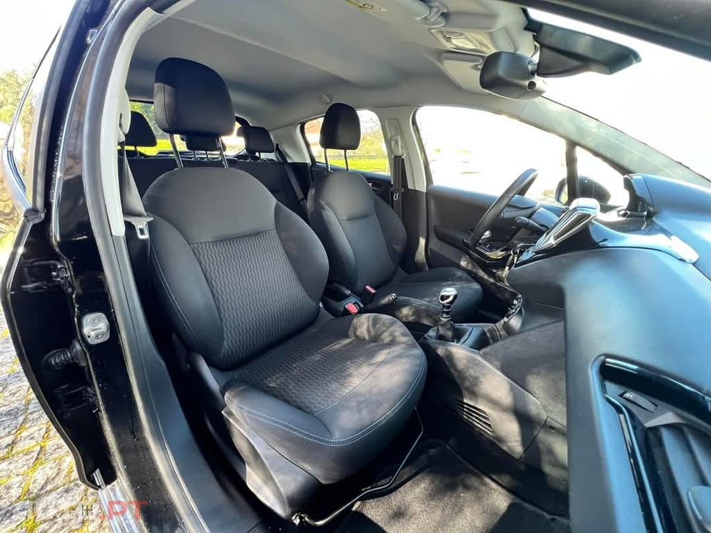 Peugeot 208 1.5 BlueHDi Allure