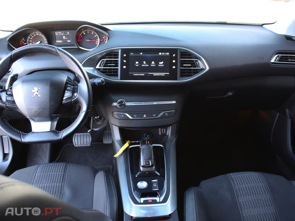 Peugeot 308 1.2 PureTech Allure EAT8