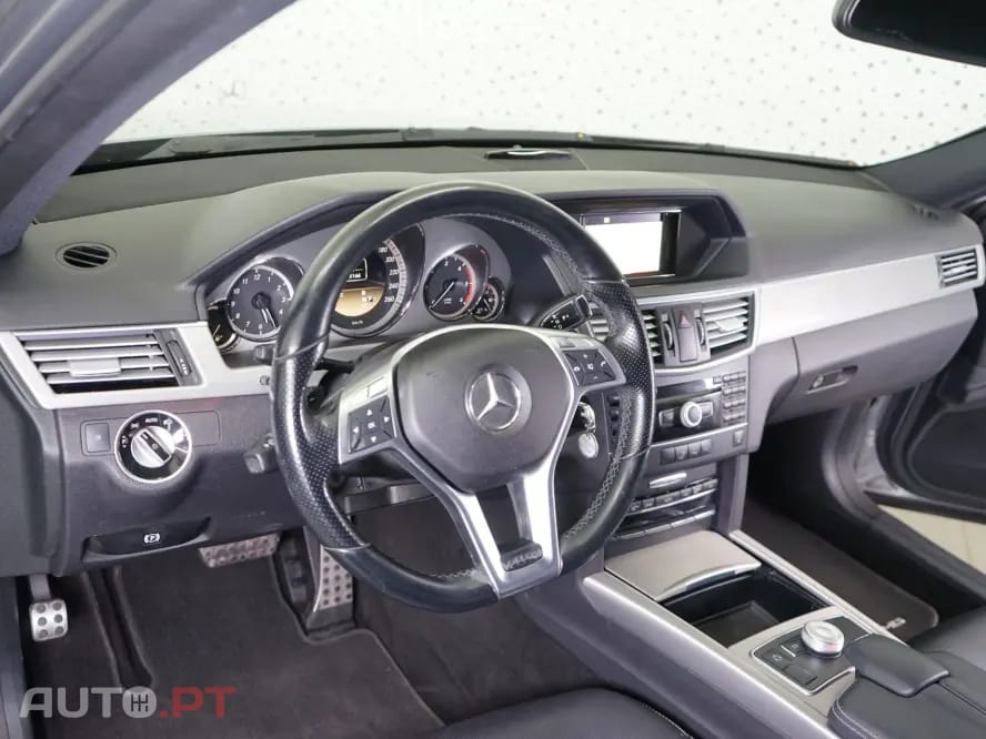 Mercedes-Benz E 220 CDi Avantgarde BlueEfficiency Auto