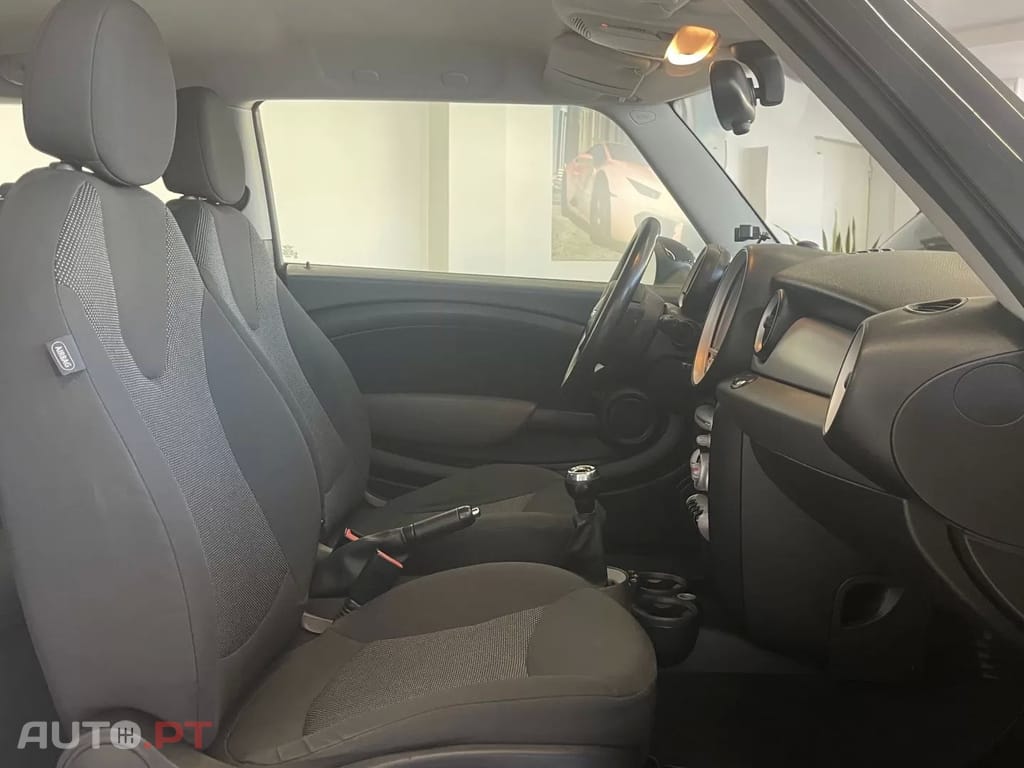 MINI One D - Black Details JLL 17