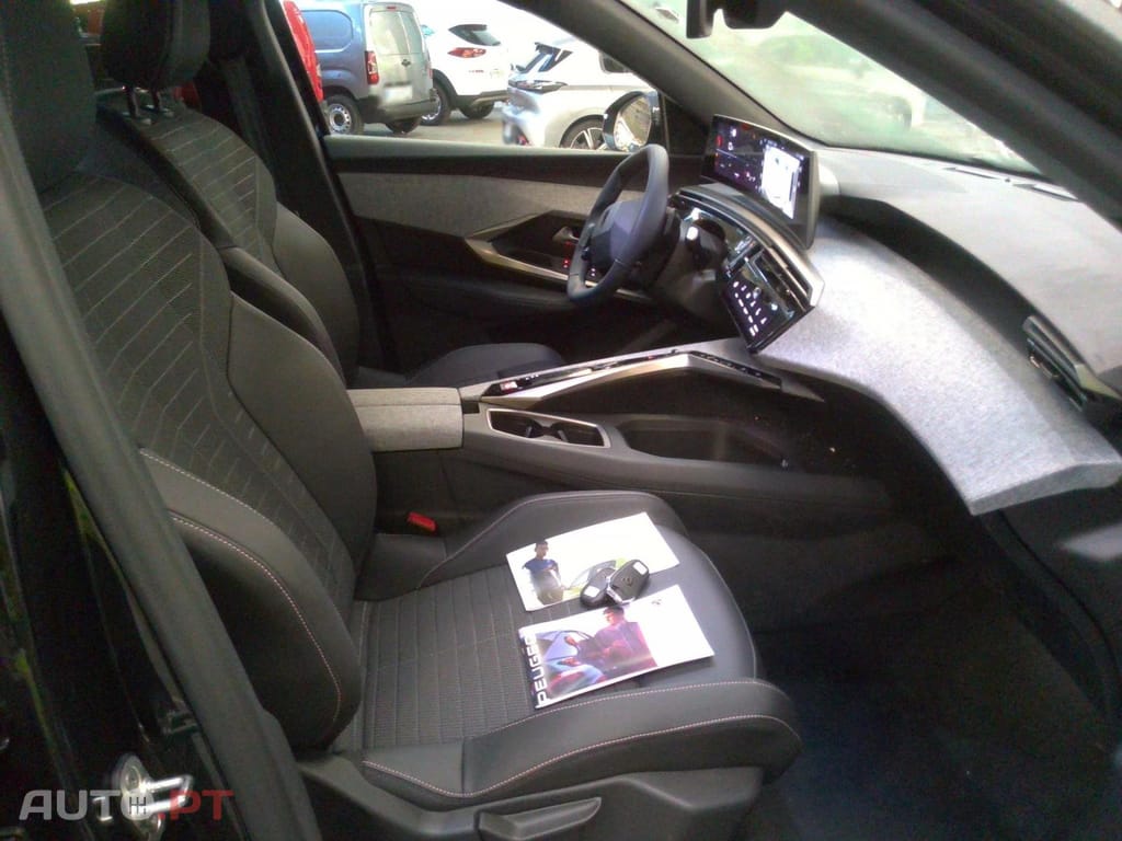 Peugeot 5008 1.2 Hybrid Allure e-DCS6