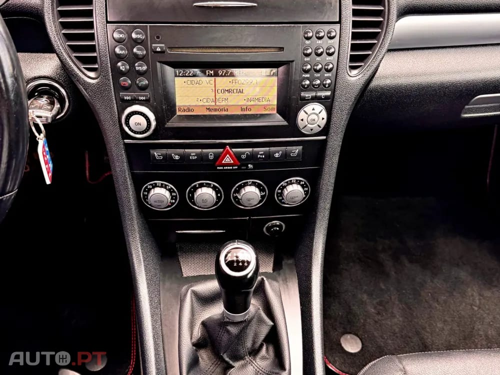 Mercedes-Benz SLK 200 Outro