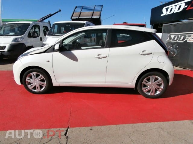 Toyota Aygo 1.0 X-Play+X-Touch
