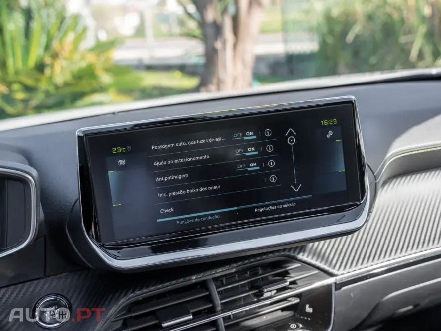 Peugeot E-2008 50 kWh GT