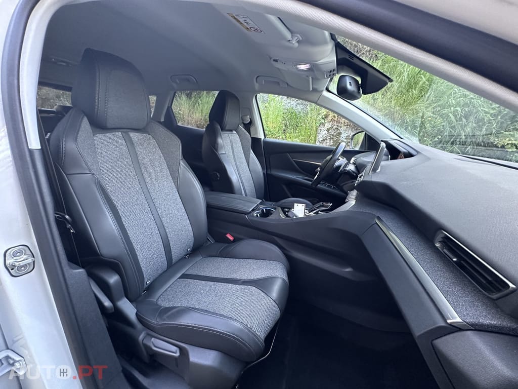Peugeot 3008 1.2 PureTech Allure EAT8