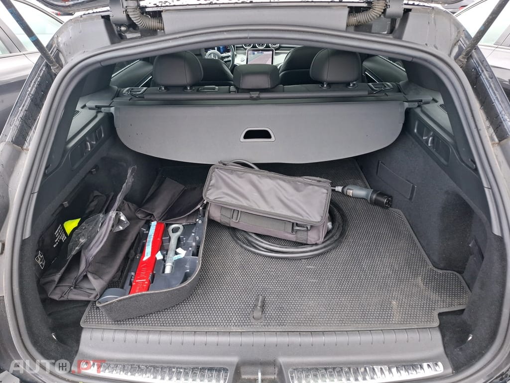 Mercedes-Benz C 300 e AMG Line