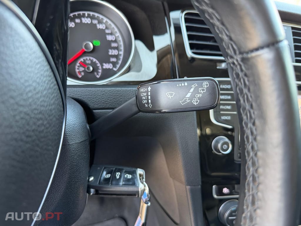 Volkswagen Golf 1.6 TDi Highline DSG