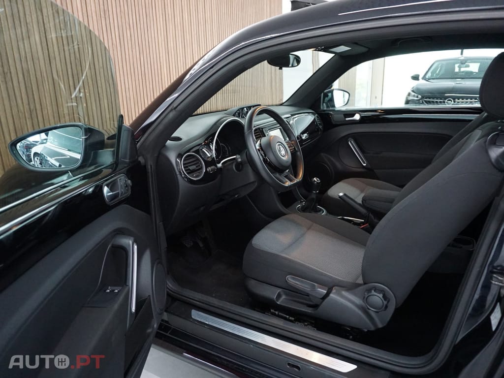 Volkswagen New Beetle 1.2 TSI BlueMotion Technologie Design