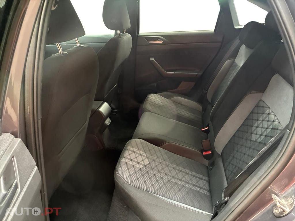 Volkswagen Taigo 1.0 TSI R-Line DSG