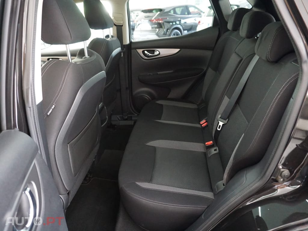 Nissan Qashqai 1.2 DIG-T N-Connecta 18