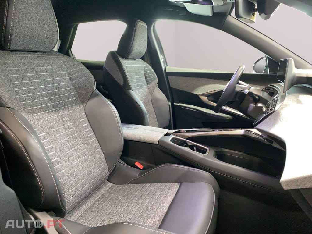 Peugeot 3008 1.2 Hybrid Allure e-DCS6