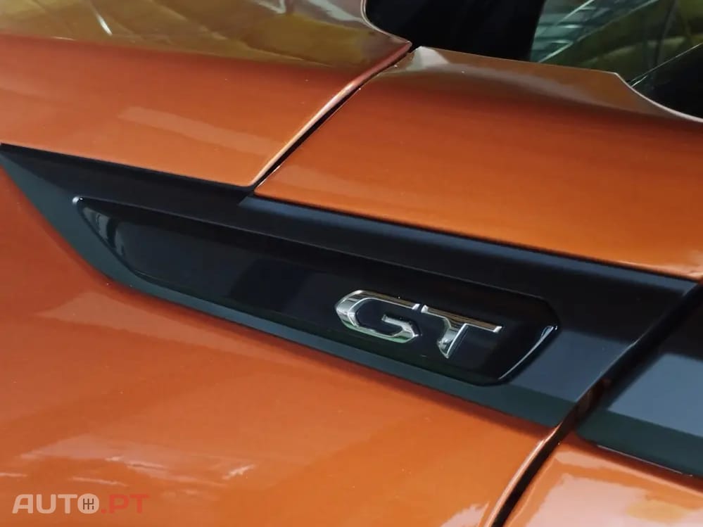 Peugeot 2008 1.2 PureTech GT EAT8