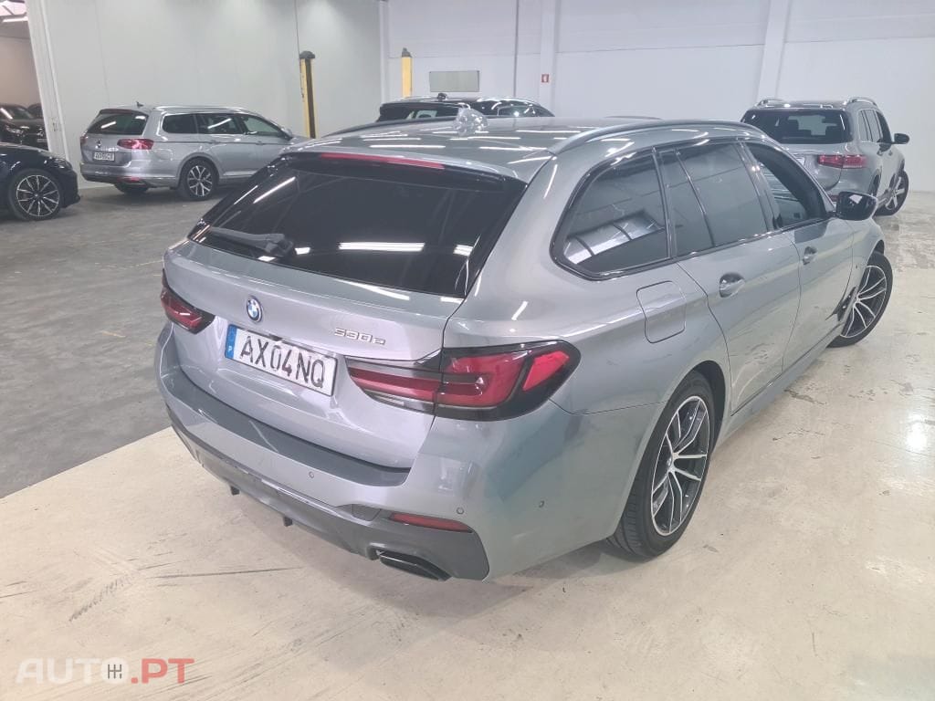 BMW 530 e Pack Desportivo M