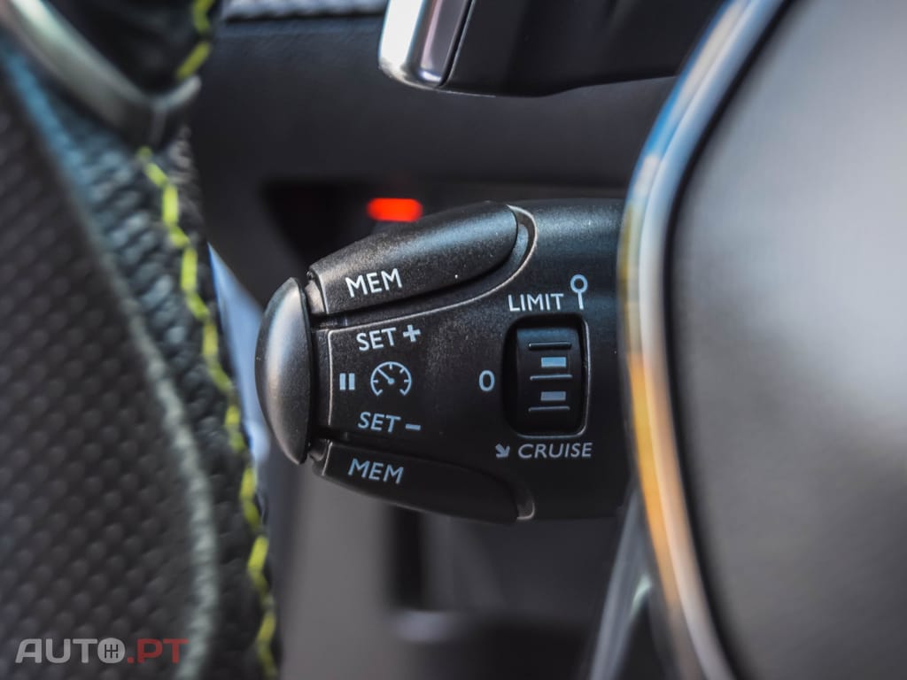 Peugeot 2008 1.2 PureTech GT Line EAT8