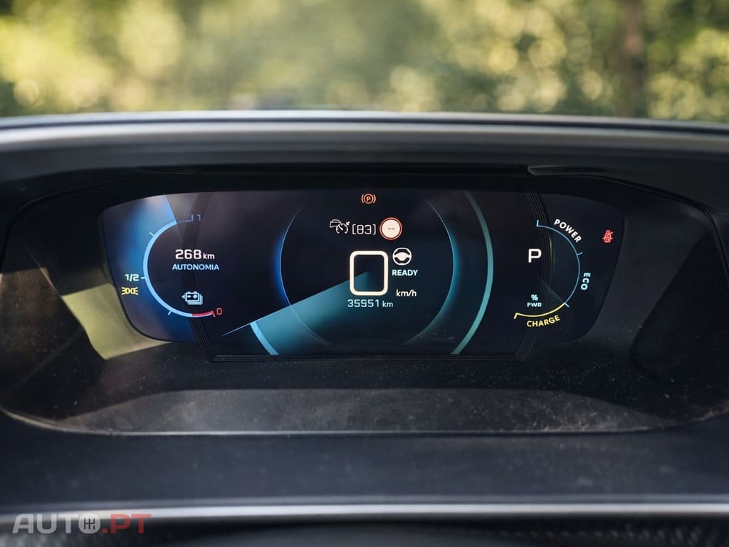 Peugeot E-2008 50 kWh Allure