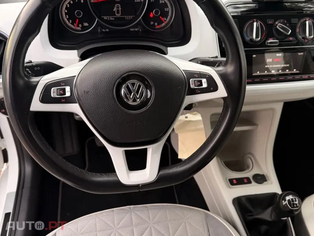 Volkswagen Up! 1.0 Move Up! beats